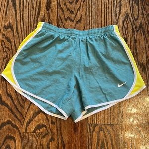 NWOT Nike Dri-Fit Youth Large running shorts